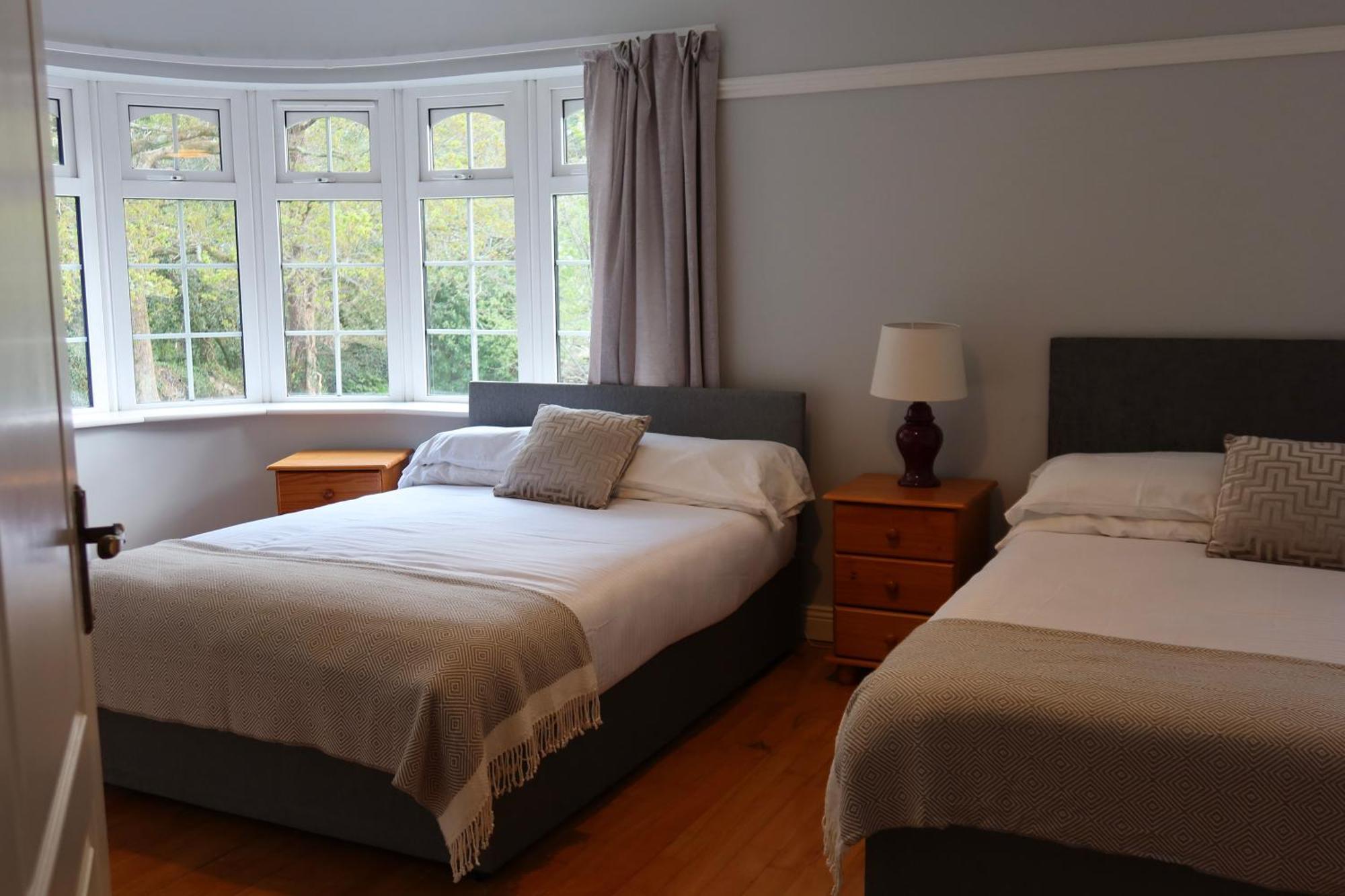 קיל איירן Woodville Lodge Guesthouse מראה חיצוני תמונה