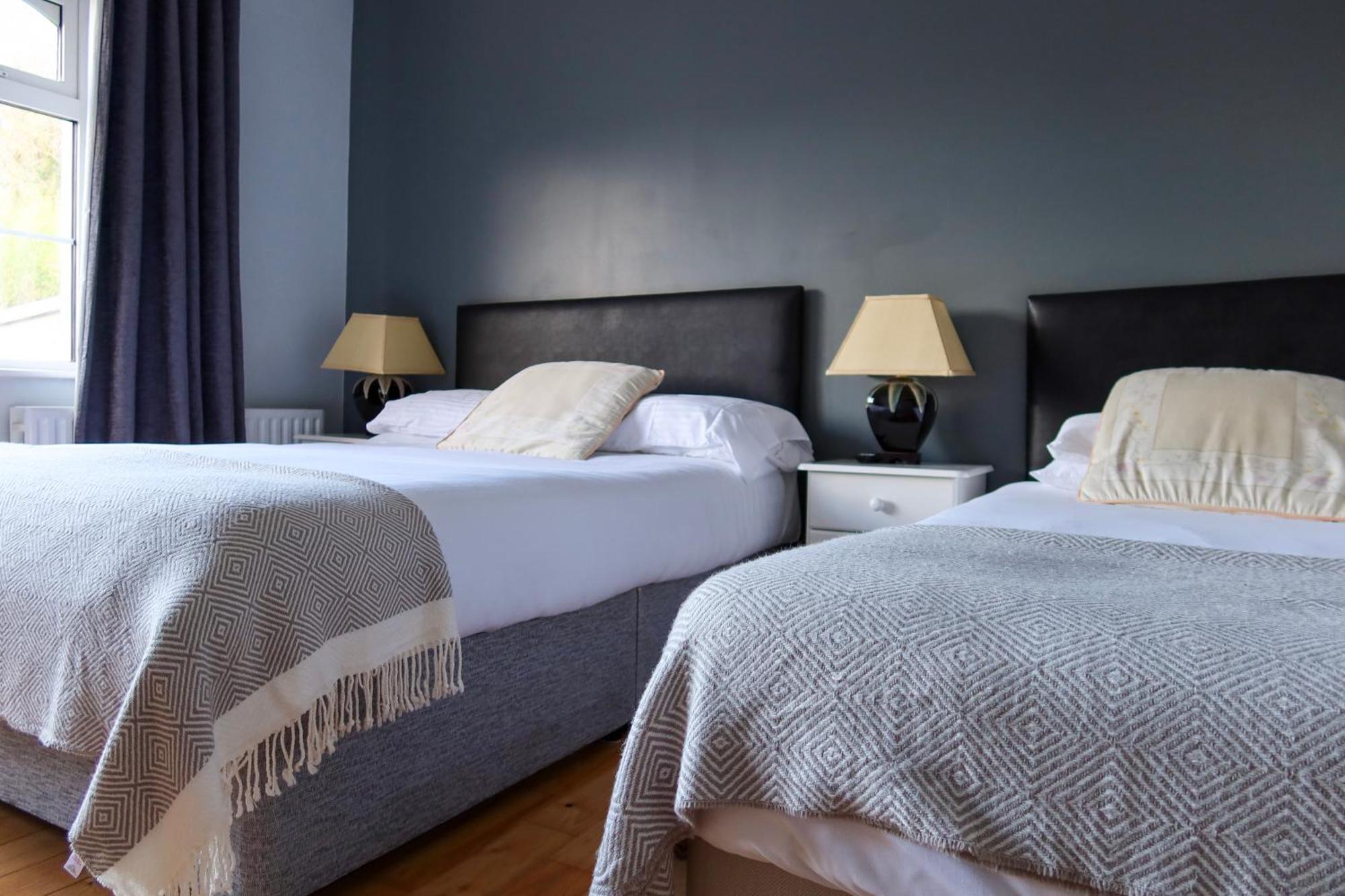 קיל איירן Woodville Lodge Guesthouse מראה חיצוני תמונה