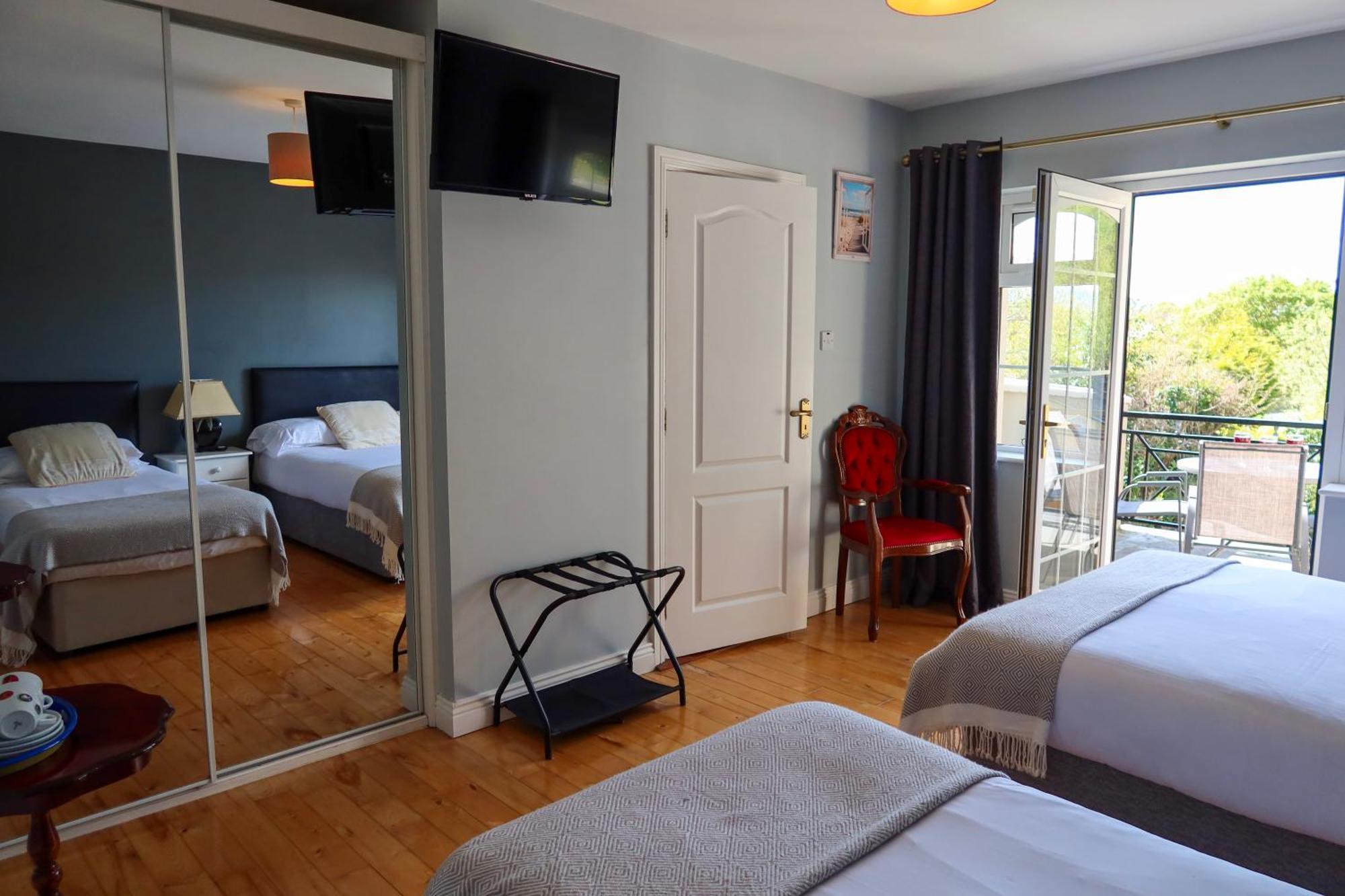 קיל איירן Woodville Lodge Guesthouse מראה חיצוני תמונה