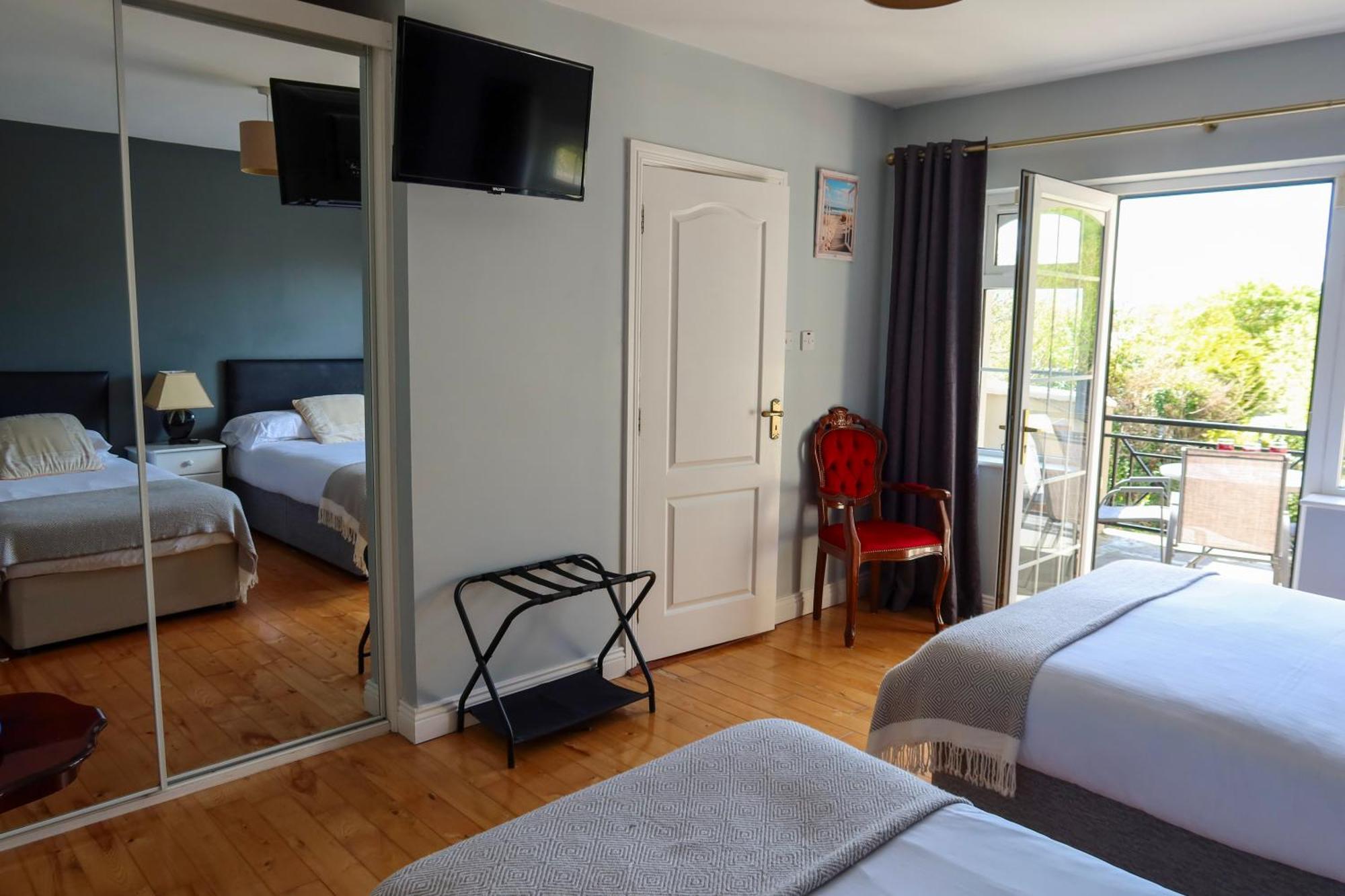 קיל איירן Woodville Lodge Guesthouse מראה חיצוני תמונה