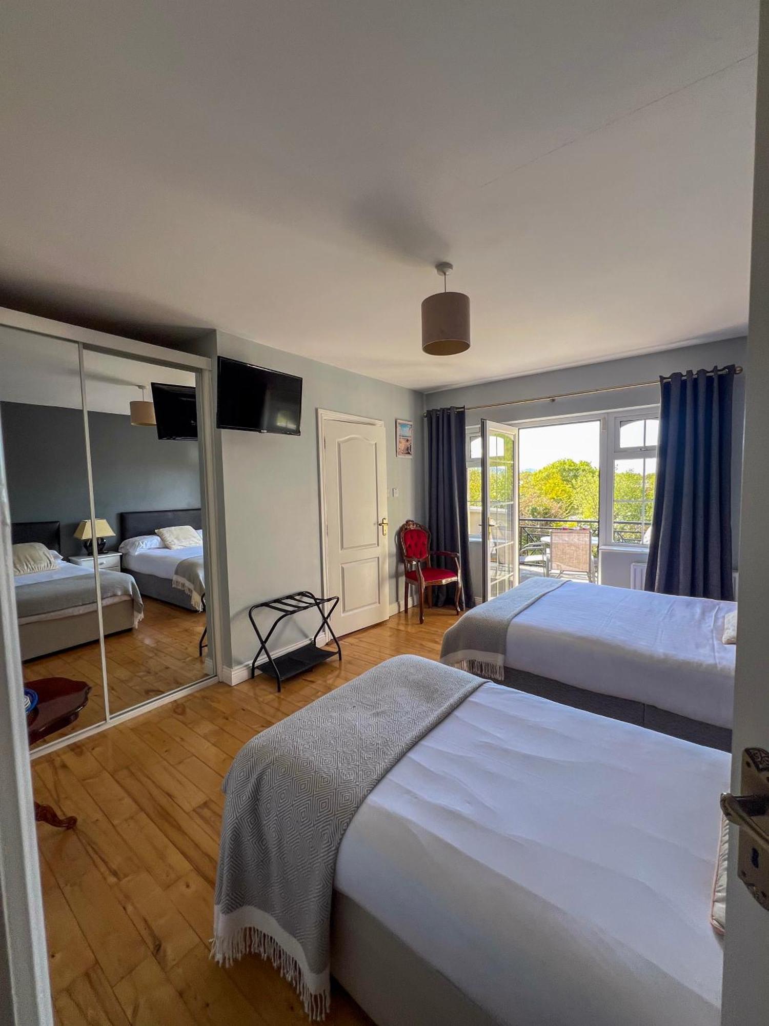 קיל איירן Woodville Lodge Guesthouse מראה חיצוני תמונה