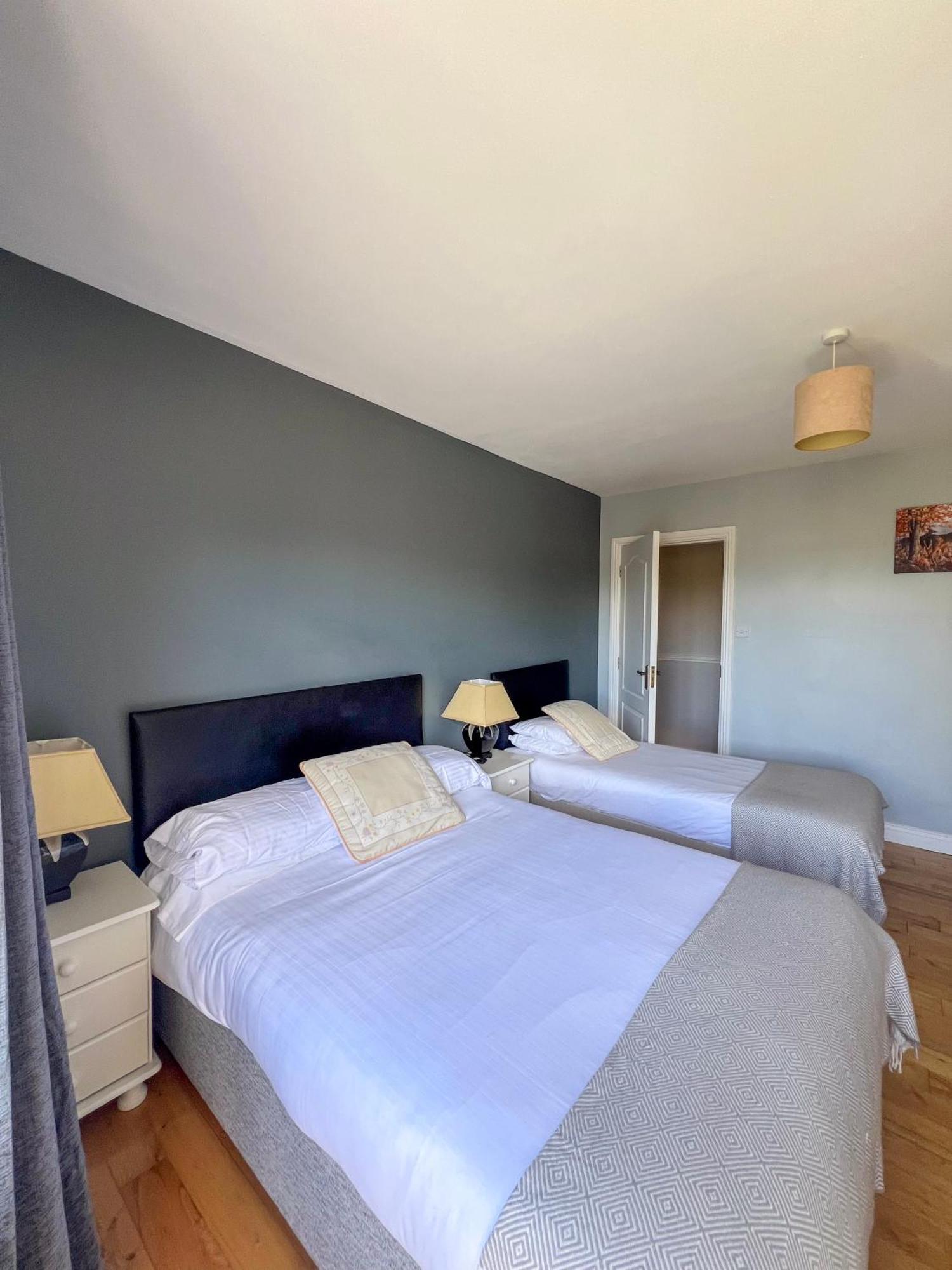 קיל איירן Woodville Lodge Guesthouse מראה חיצוני תמונה