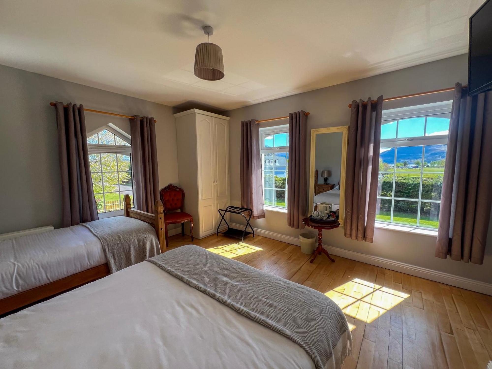 קיל איירן Woodville Lodge Guesthouse מראה חיצוני תמונה